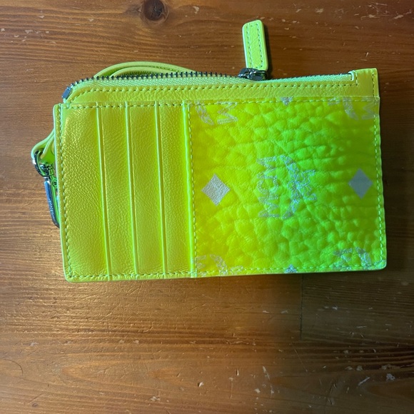 NEW AUTHENTIC MCM Visetos Coated Canvas Lanyard Card Holder - Picture 7 of 7